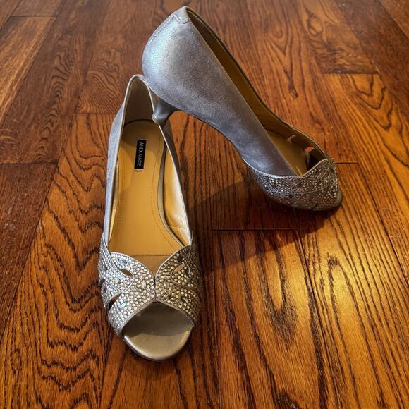 ALEX MARIE Symone Women's Shoes 8.5 Silver Gray Ceylon Embellished Pumps Fromal - Picture 2 of 16